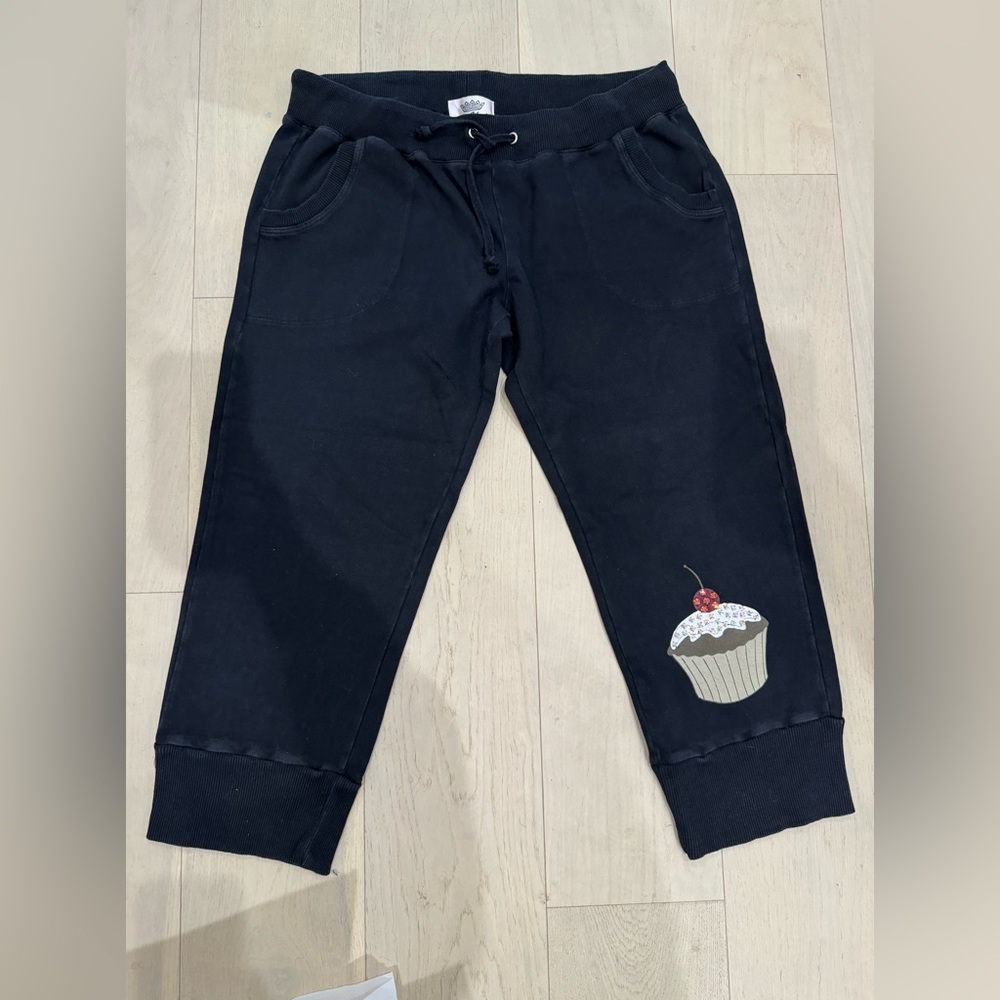 Yvette Mandell Large Cupcake Soft Joggers. 🧁💕